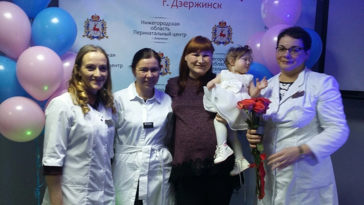 Роженицы Дзержинского перинатального центра встали на защиту врачей
