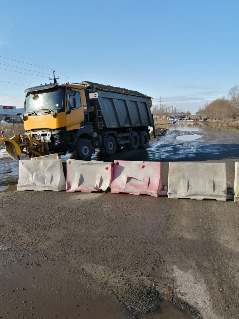 В Дзержинске после публикации в СМИ начали срочно ремонтировать дорогу