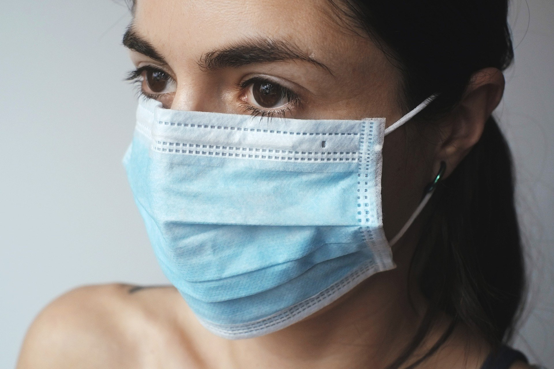 Как нижегородцам сделать медицинскую маску своими руками