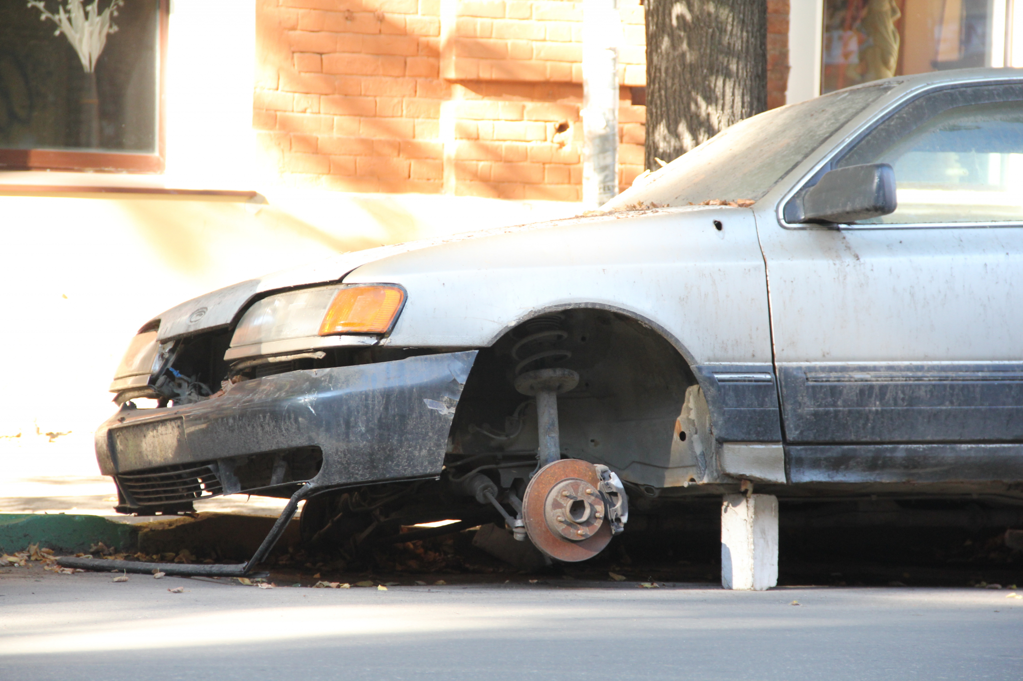 Вандал, повредивший автомобили дзержинцев, предстанет перед судом