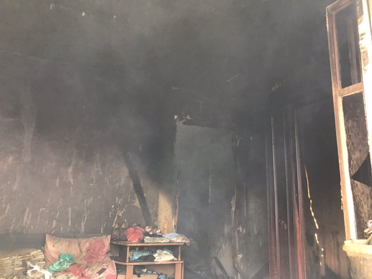 Жилая квартира сгорела в поселке Новосмолинский