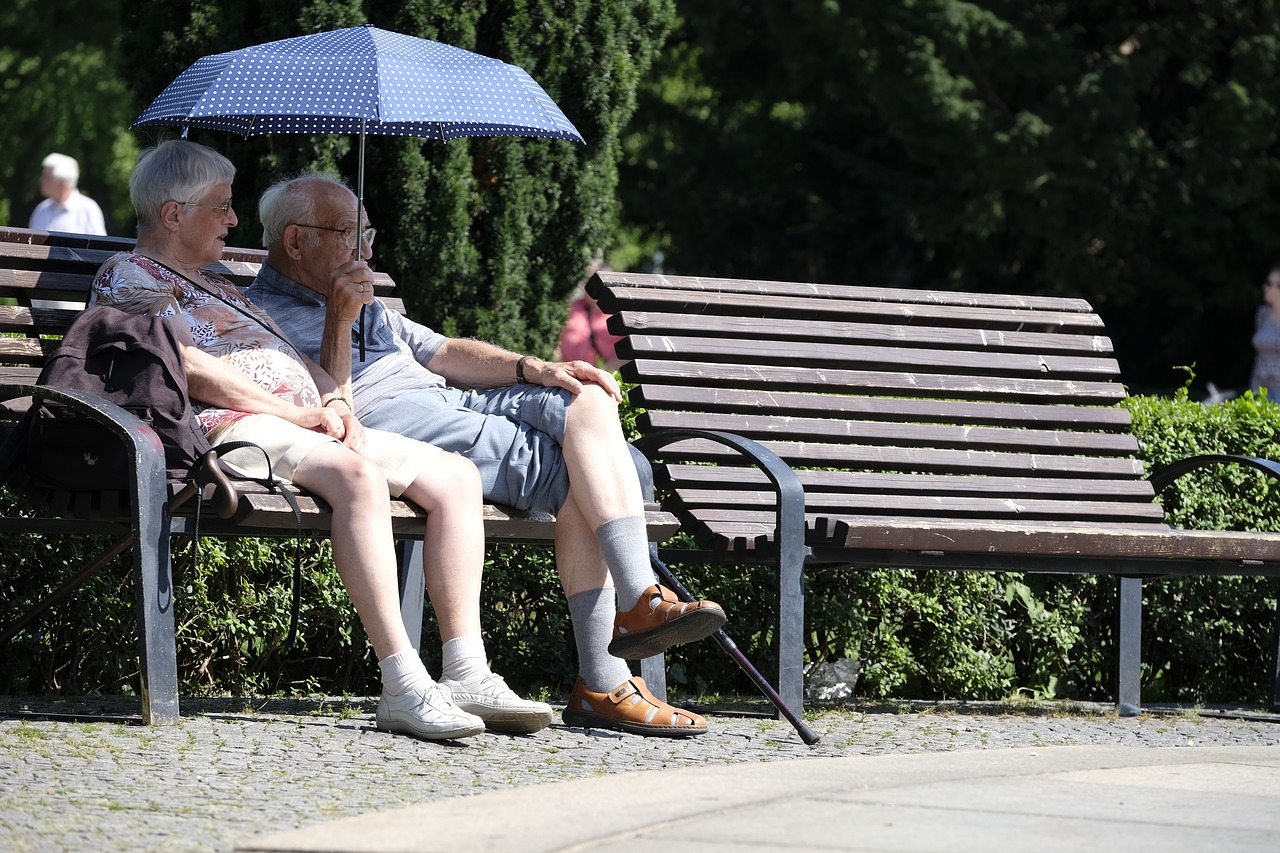 Пенсионеры-опекуны получат увеличенные пенсии