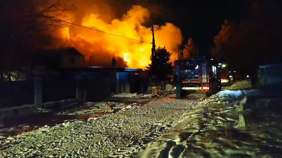 Два жилых дома загорелись под Дзержинском
