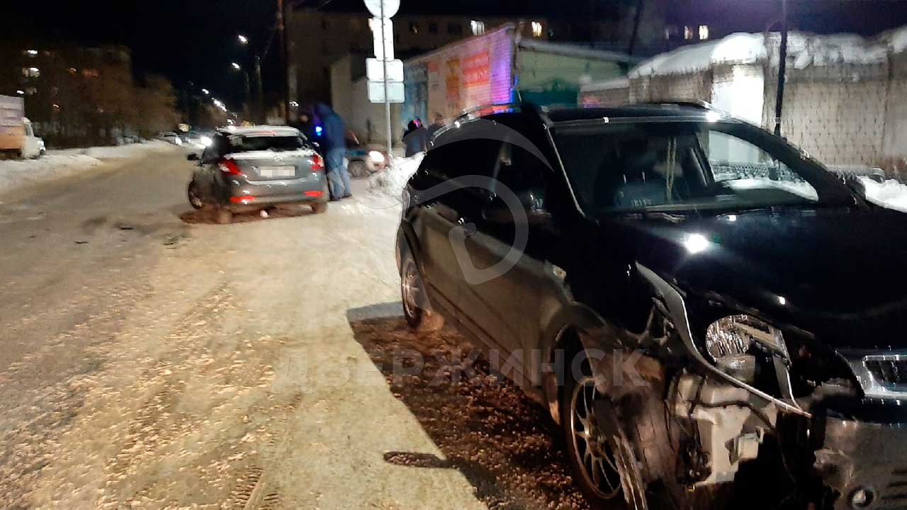 "Пьяная" авария произошла на улице Суворова в Дзержинске