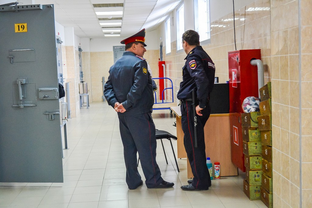 Дзержинские полицейские спасли пенсионера от мошенников
