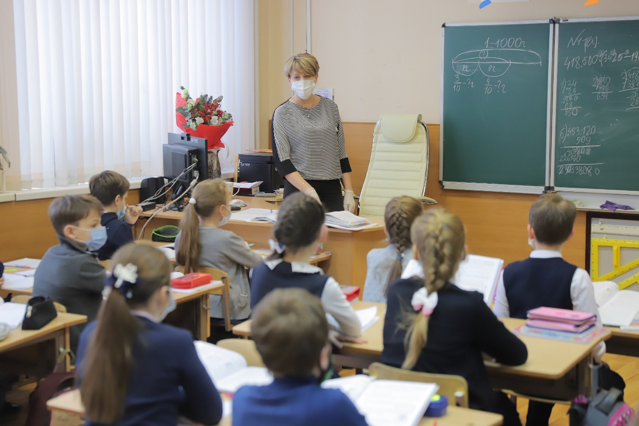 Школы Дзержинска начнут переходить на пятидневную учебную неделю