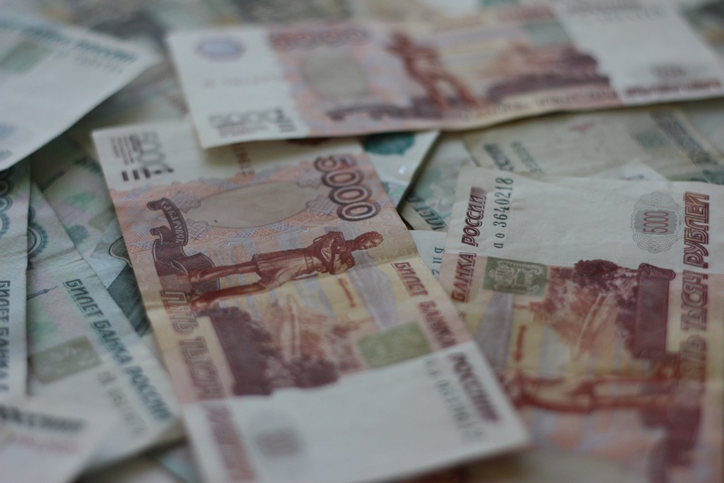 Владимир Путин заявил о выплатах пенсионерам по десять тысяч рублей