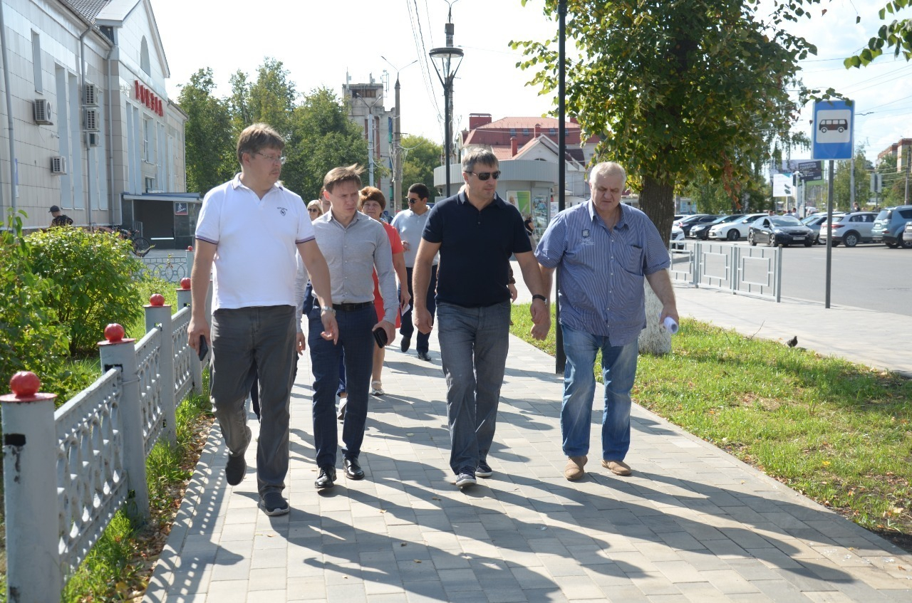 В Дзержинске завершилось благоустройство площади Привокзальной в рамках программы «Формирование комфортной городской среды»