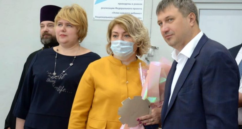 Глава города Иван Носков  принял участие в праздновании Дня знаний в школе № 6