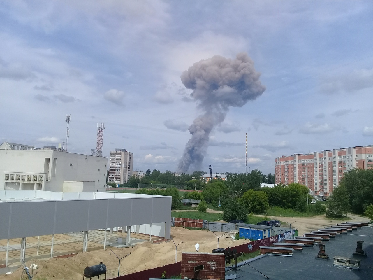 Первые подробности взрыва на заводе "Кристалл" в Дзержинске (ВИДЕО)