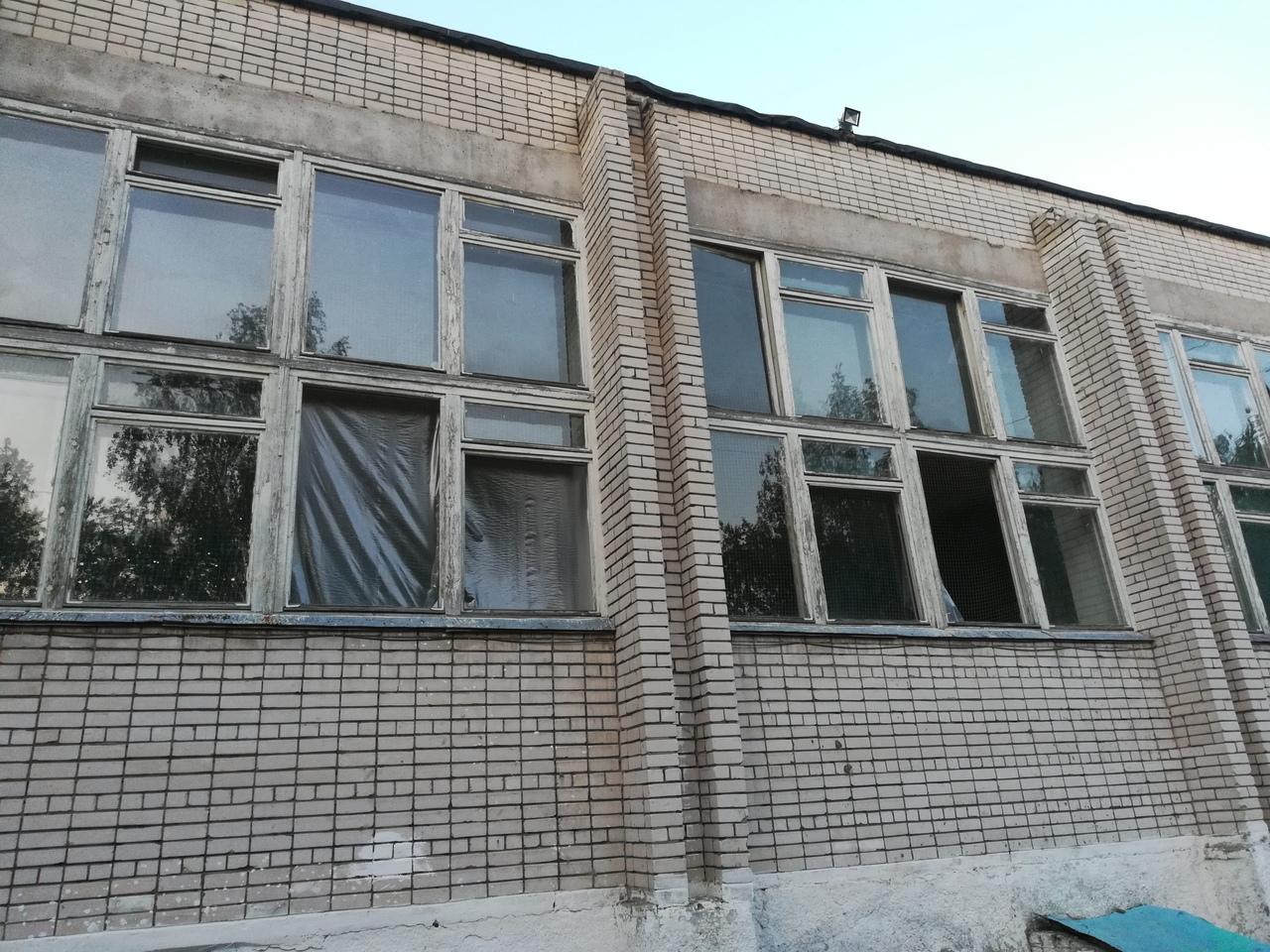 Менее чем за сутки в Дзержинске восстановили школы для проведения ЕГЭ
