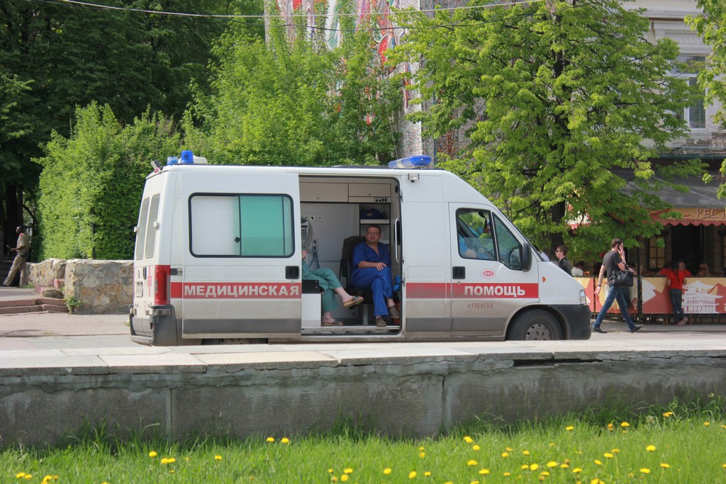 Со­труд­ник пред­при­я­тия в Дзер­жин­ске сло­мал по­зво­ноч­ник, упав с вы­со­ты