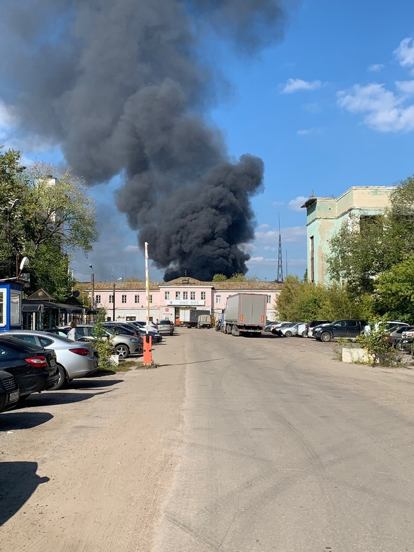 В Дзержинске разгорелся пожар на заводе (ФОТО)