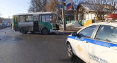 В Нижнем Новгороде маршрутка врезалась в столб: четыре человека пострадали