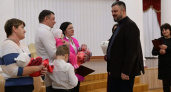 В Дзержинске поздравили четыре многодетные семьи с рождением детей
