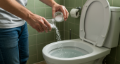 Почему рекомендуется сыпать соль в бачок унитаза. Практичный совет для длительного использования
