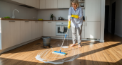 Вся уборка насмарку: 7 фатальных ошибок при мытье полов делают их еще грязнее