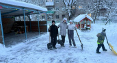 Юнармейцы Дзержинска два дня подряд расчищали детские сады от снежных завалов