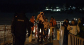 200 дзержинцев окунулись в ледяную воду под присмотром спасателей и медиков