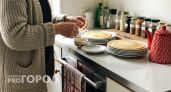 Хозяйки скупают эти 4 предмета из Фикс Прайс за 120 рублей — блины получаются как в ресторане