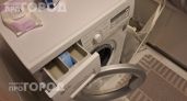 Хватит мучиться с комками в подушках: простой лайфхак поможет вернуть им объем и чистоту всего за одну стирку