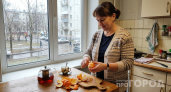 Мандариновые корочки заливаю уксусом — летом в восторге от своей хитрости: рабочий лайфхак для ленивых хозяек