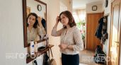 Смените длину волос прямо сейчас: профессиональный парикмахер объясняет как убрать десять лет с лица