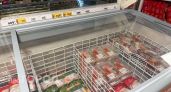 Риск для здоровья всей семьи: почему привычка мыть курицу под краном лишь разносит опасные бактерии по кухне