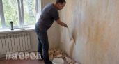 Забудьте про виниловые обои: профессионалы перешли на практичный материал, который клеится в два раза быстрее