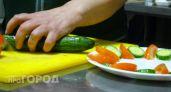 Больше не жду сутками: огурцы по этому экспресс методу готовы к подаче уже через три часа после засолки