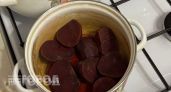 Больше не трачу два часа на варку свеклы: делюсь своим способом приготовления за 30 минут без запаха