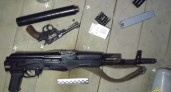 АК-74, два пистолета и порох: арсенал нашли в гараже жителя Дзержинска
