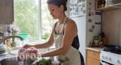 Вы совершаете опасную ошибку на кухне: почему мытье сырого мяса под краном вредит вашему здоровью