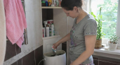 Добавила каплю пасты в бачок унитаза: теперь забыла про ершик и неприятный запах на целую неделю