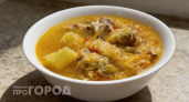 Хватит спорить о порядке закладки продуктов в щи: шеф-повар объяснил, что должно быть в кастрюле первым