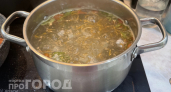 Перестаньте портить куриный бульон одним популярным ингредиентом: рассказываю чем его лучше заменить