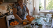 Тыкву «Янтарные дольки» закрываю с пряностями: зимой подаю и к мясу, и вместо десерта