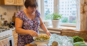 Закатываю огурцы не целиком, а ложками: густой релиш улетает быстрее домашнего кетчупа