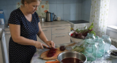 Свёклу мариную не тёртой, а тонкими пластинками: достал из банки — и сразу на праздничный стол