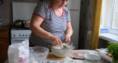 Перестаньте забивать сырники мукой: замените её этим продуктом и получите текстуру нежного творожного крема