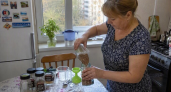 Перестала выбрасывать банки из-под кофе: создала дизайнерскую систему хранения специй за копейки