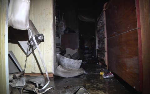 Жителям одного из домов Дзержинска не дал отдохнуть разгоревшийся пожар