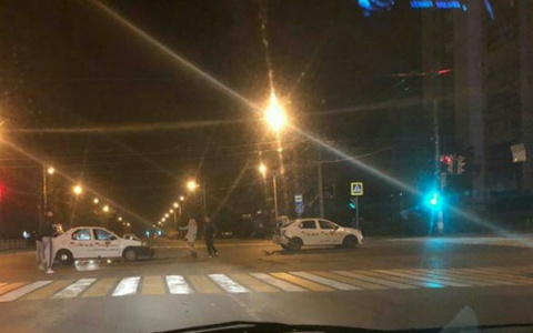 Два таксиста не поделили улицу Циолковского в Дзержинске (ВИДЕО)