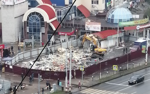 В Дзержинске снесли незаконные торговые павильоны «Союза» (ФОТО) и (ВИДЕО)