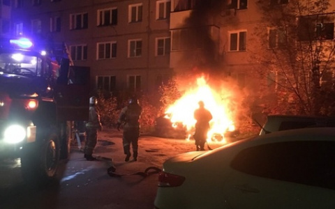 Кому-то помешала: в Дзержинске сгорел ВАЗ (ФОТО)