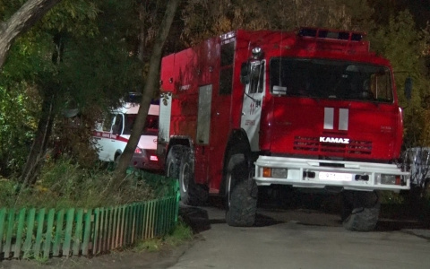 Дзержинский «озорной гуляка» устроил ночной пожар в многоквартирном доме