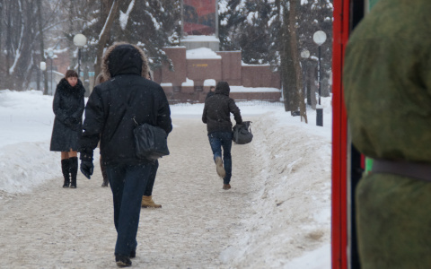 Похитителя крепкого алкоголя разыскивают в Дзержинске
