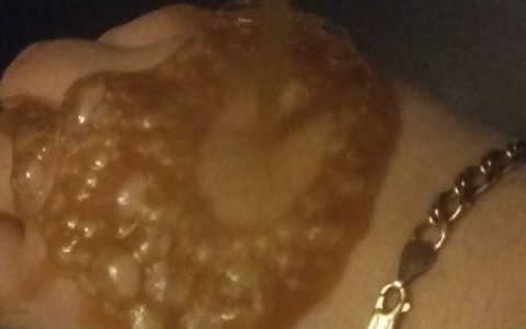 Непонятная жижа течет из водопроводных кранов Дзержинцев