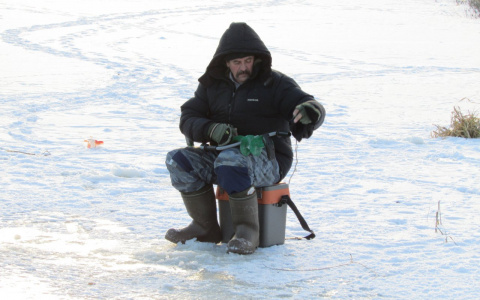 Спасатели проводят рейды с выходом на лед в Дзержинске