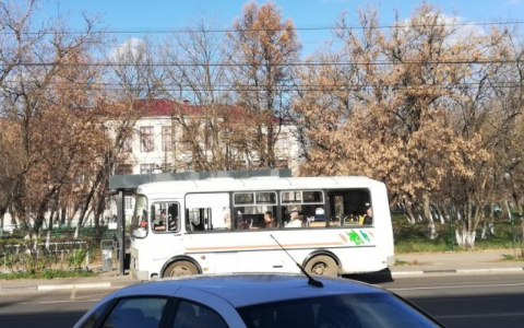 Опасный путь: неисправные автобусы каждый день возили дзержинцев по делам